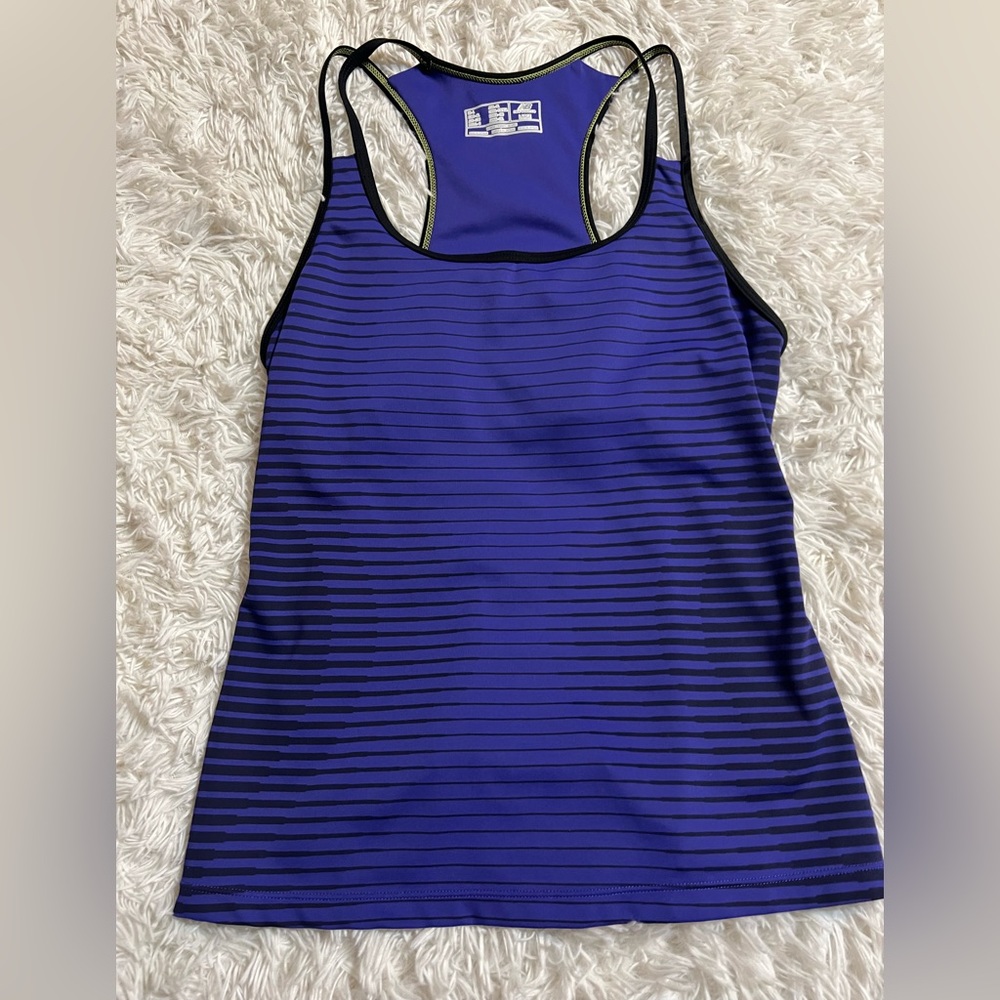 New Balance top size large